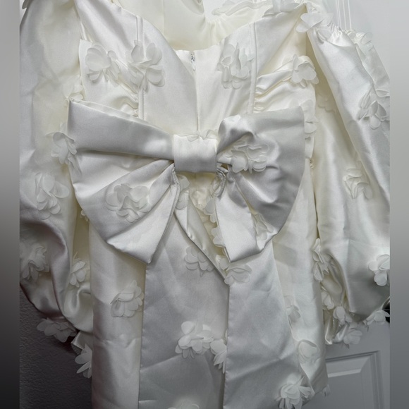 NEW‎ ASOS Luxe white balloon sleeved dress with 3-D flowers and bow detail sz 10 - Picture 12 of 14